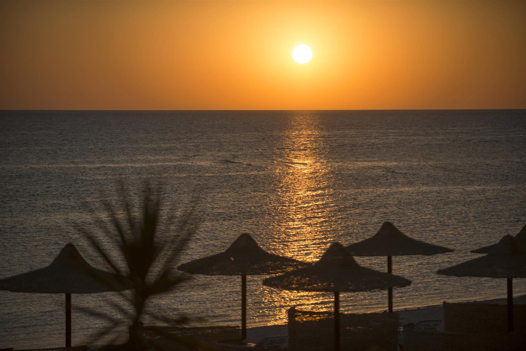 Concorde Moreen Beach Resort Abu Dabab Exterior foto